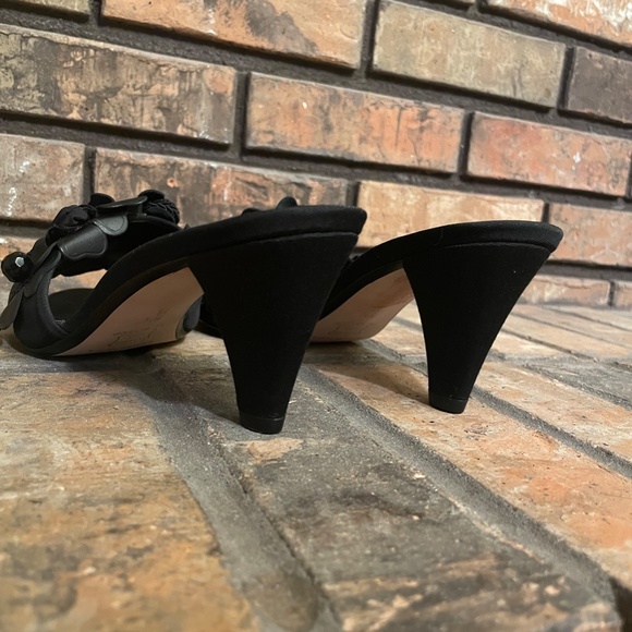 Ramon Tenza* Black Satin* and Leather *flower embellished *cone heel *size 9.5 - Picture 4 of 6